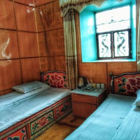 Zishuo Zihua Guest House Daocheng Extérieur photo