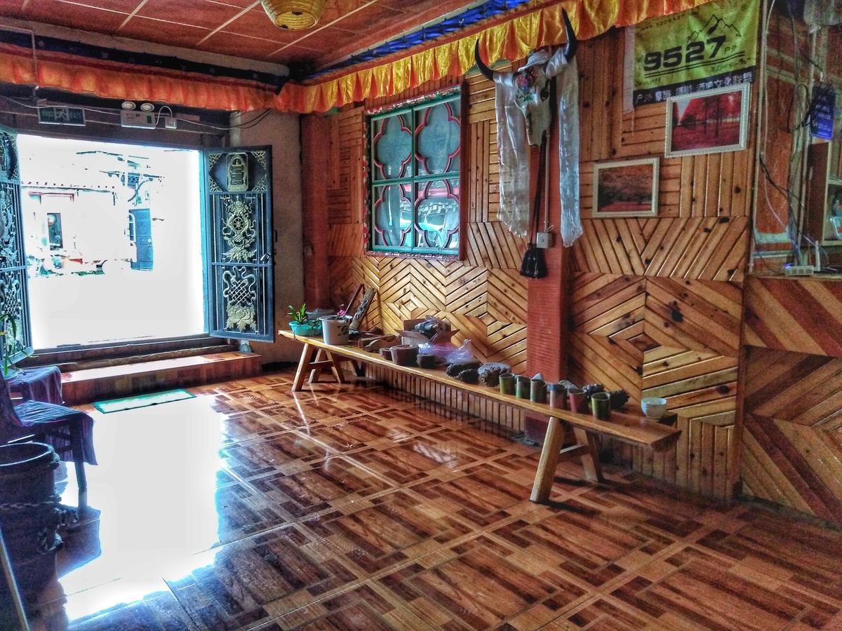 Zishuo Zihua Guest House Daocheng Extérieur photo
